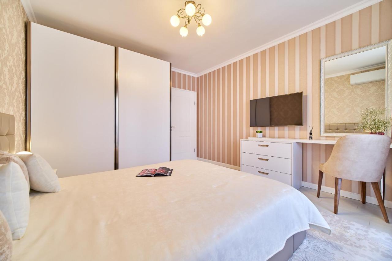 Premium Center Apartment In Grand Karavel Varna Exterior photo